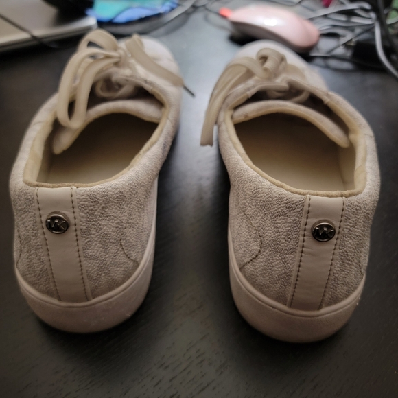 Michael Michael Kors Leather Logo Sneakers - Picture 9 of 12